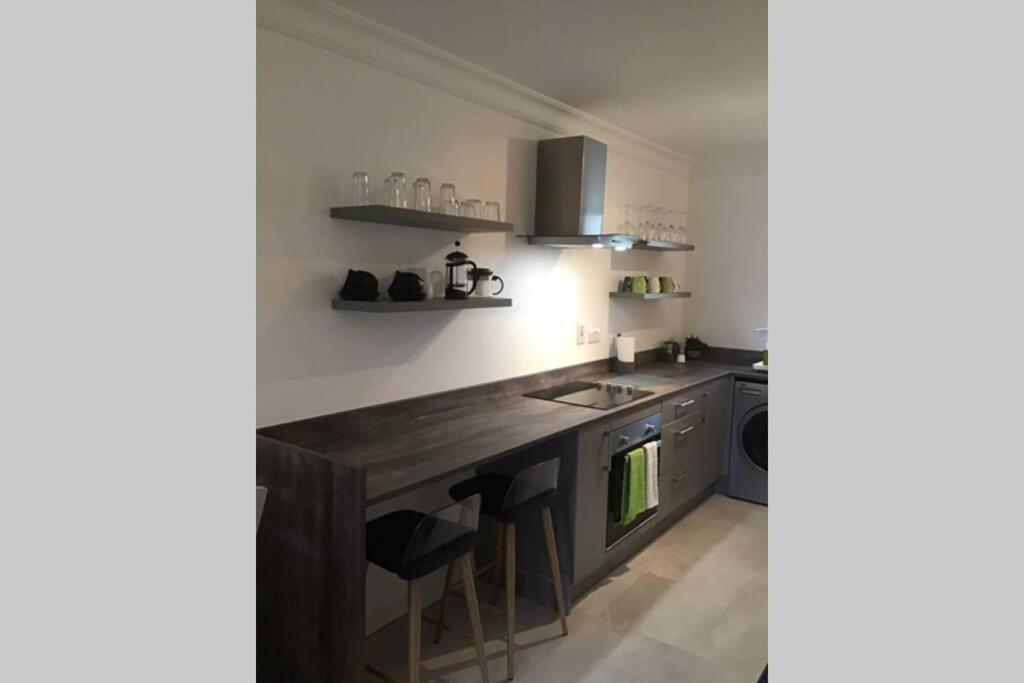Waterfront Apartment Completely Refurbished Westport Exterior photo